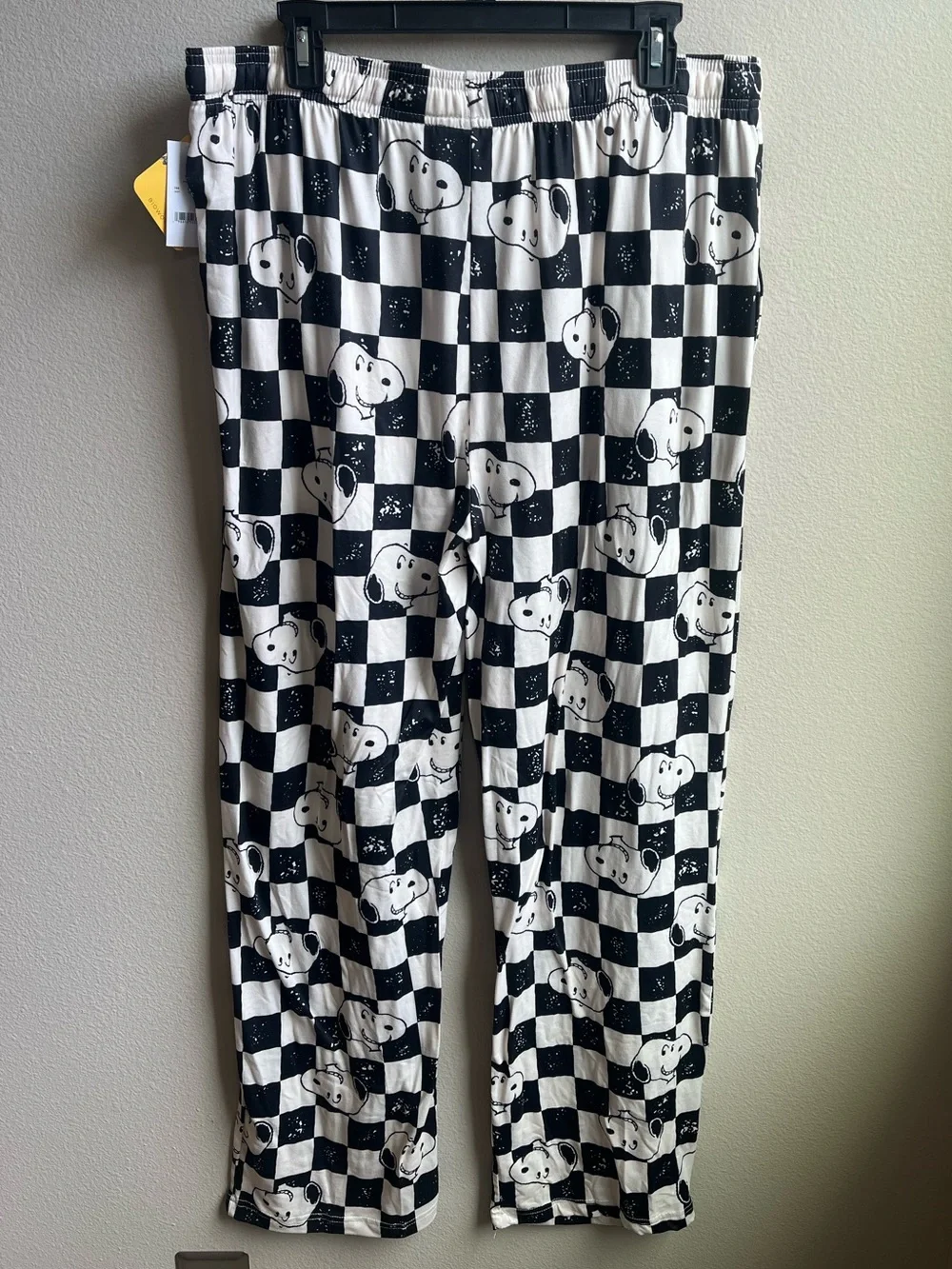 Men’s Peanuts Snoopy Black & White Checkered Pajama Bottoms